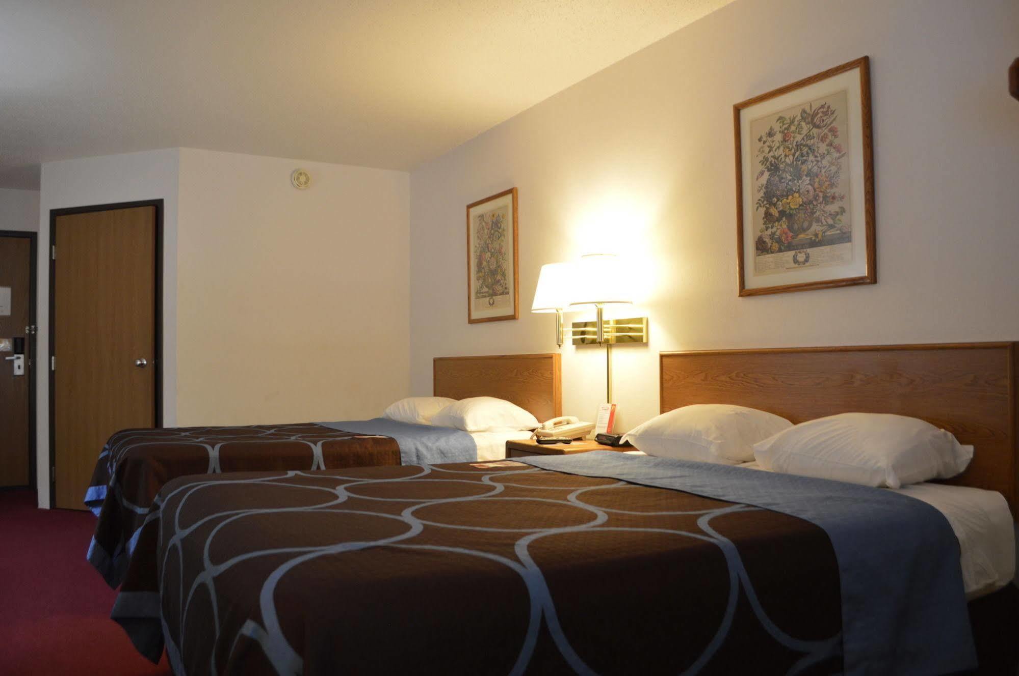 Super 8 By Wyndham Park Rapids Hotell Eksteriør bilde